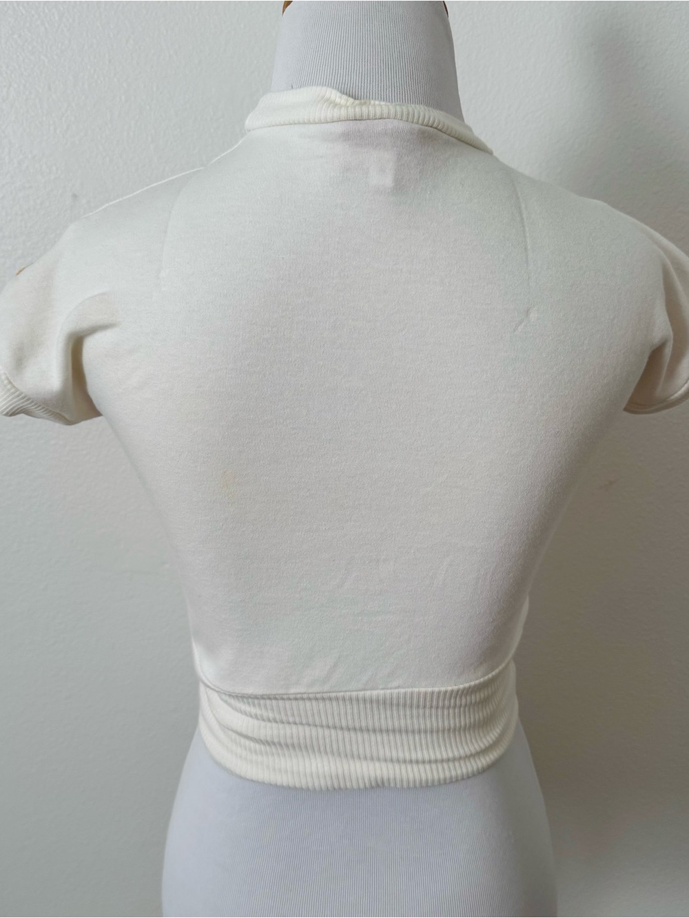 Freddie’s of Pinewood Colorblock Mustard & Cream Crop Top - Picture 3 of 3